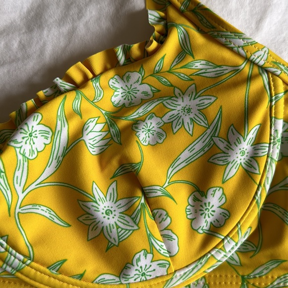 Yellow bikini, never worn - Picture 2 of 6